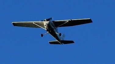 Fallecen dos personas en Niebla tras estrellarse en un olivar la avioneta en la que viajaban