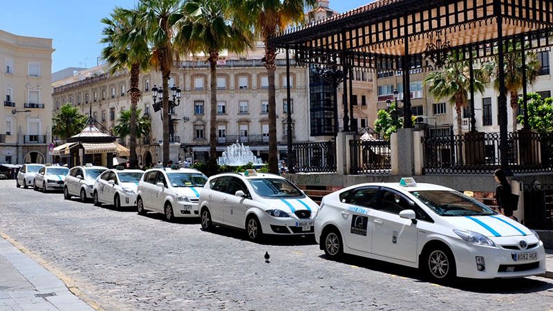 El Ayuntamiento de Huelva inicia la revocación de otras cinco licencias de taxi