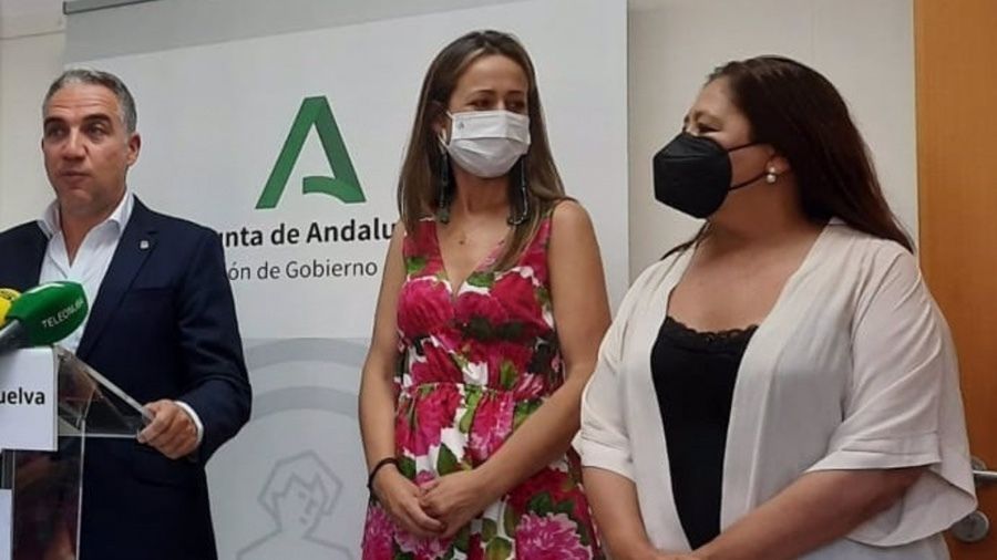 La delegada de la Junta pide 'mucha precaución' para evitar más incendios este verano