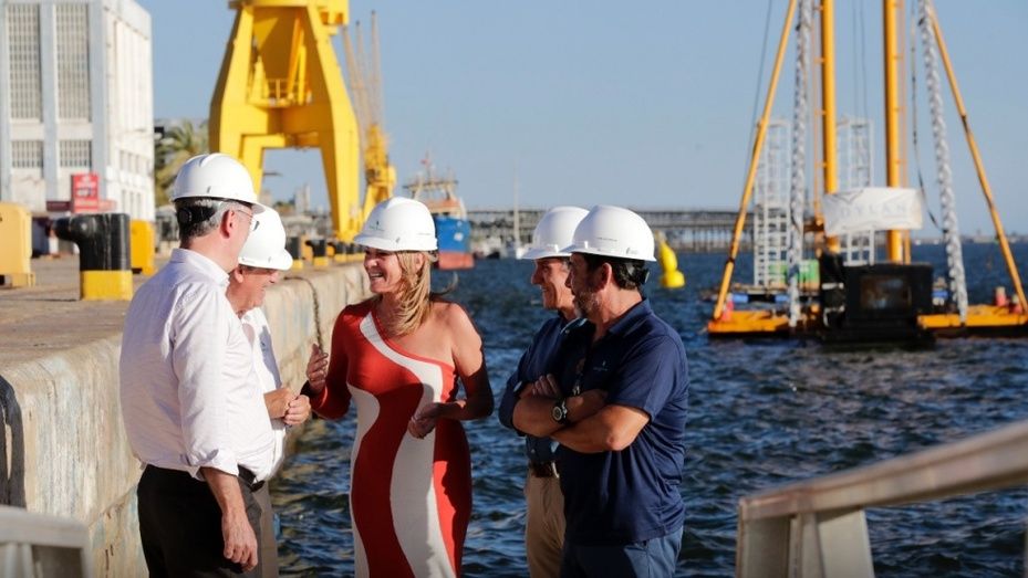 Pilar Miranda destaca que las obras de la Marina Deportiva del Puerto de Huelva ya están cambiando la fisonomía del Muelle de Levante