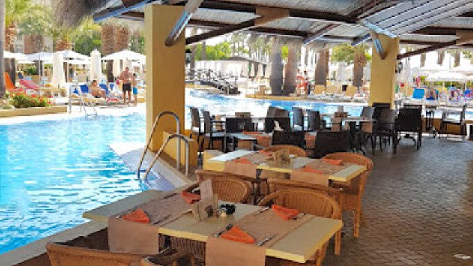 Ofrecen dos puestos de camarero para el Iberostar Isla Canela