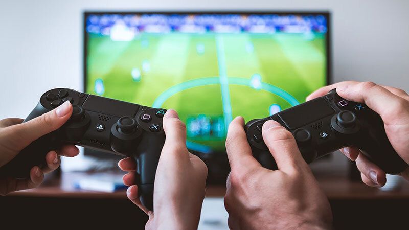Las videoconsolas no aíslan: el 74 por ciento prefiere jugar con amigos