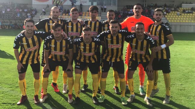 El San Roque cae con las botas puestas en Lucena (1-0)