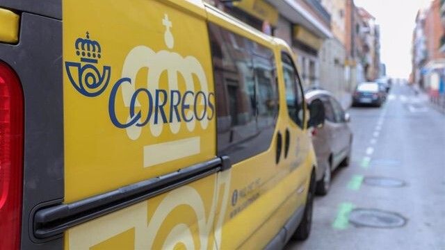 Reclaman pruebas PCR a toda la plantilla de Correos en Rociana tras el positivo de un trabajador