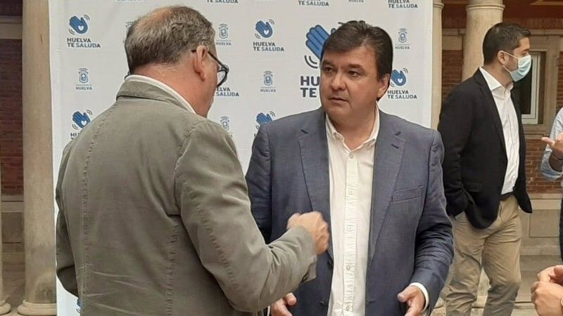 Gabriel Cruz aún no tira la toalla sobre la Semana Santa y se reunirá 'proximamente' con el Consejo de Hermandades