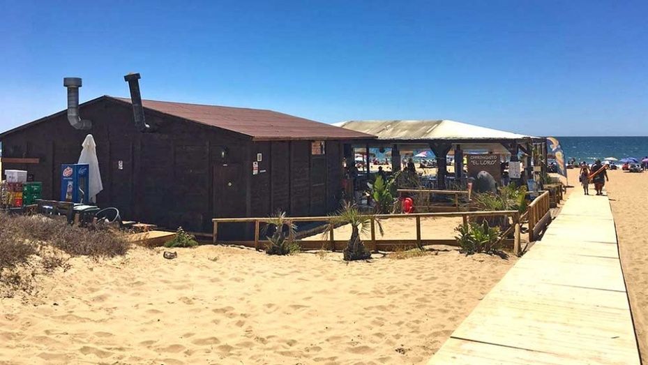 Los chiringuitos 'salvan la temporada' pese a bajar su facturación un 30%