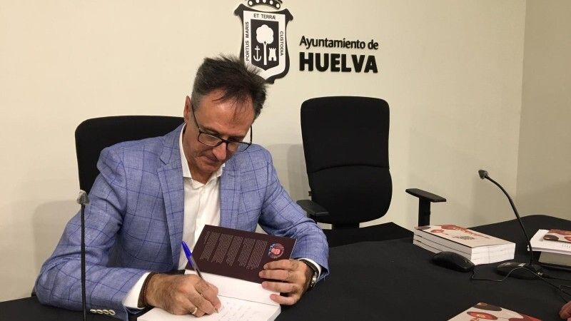 Juan Antonio Hipólito presenta su investigación sobre las emisoras locales