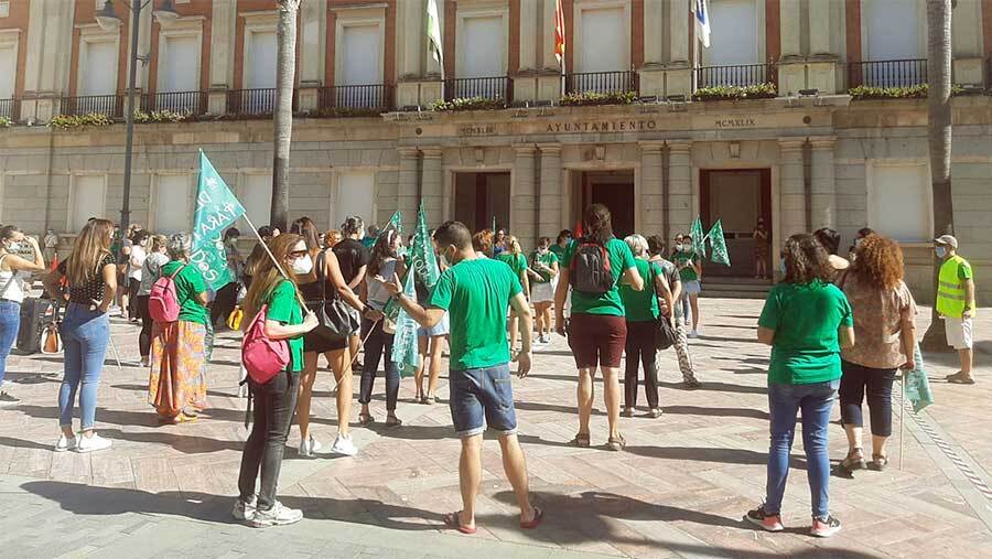 Padres y docentes claman por una vuelta al cole segura