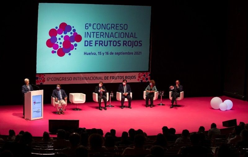 Carlos Ríos asegura en la apertura del VI Congreso Internacional de Frutos Rojos que las berries “salvan vidas” por su alto nivel de “salud y bienestar”