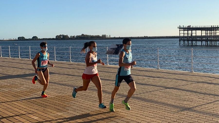 Zakaria Boufaljat, incontestable campeón de Andalucía con récord del 10k de Huelva