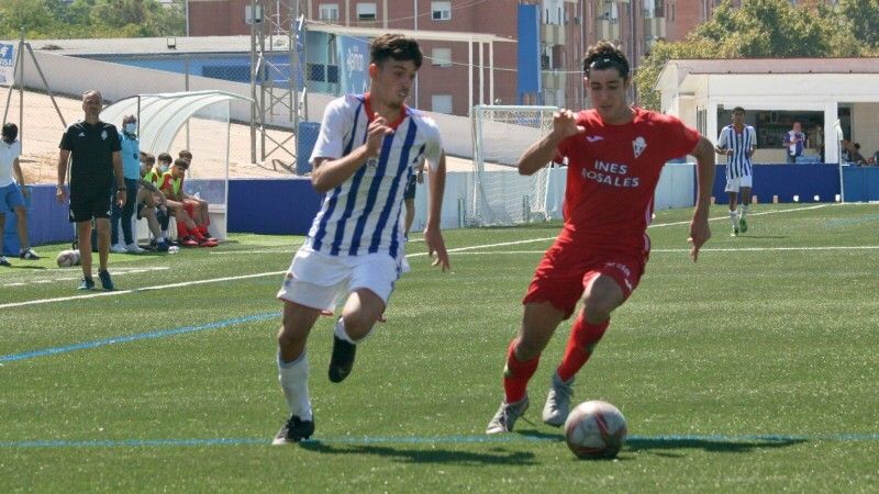 El Recre juvenil ajusticia al Castilleja en el descuento en su debut liguero (3-1)
