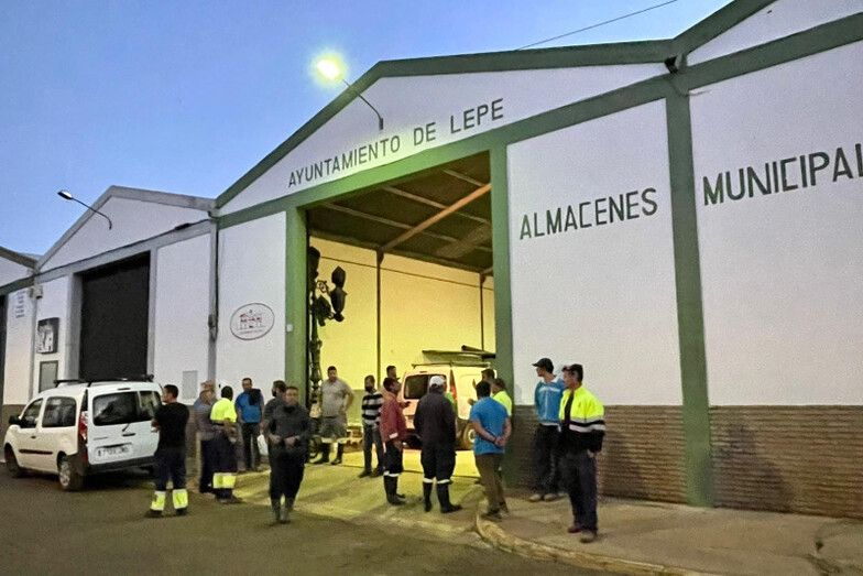 Lepe pide de 'manera prioritaria' material escolar y productos de higiene para los afectados