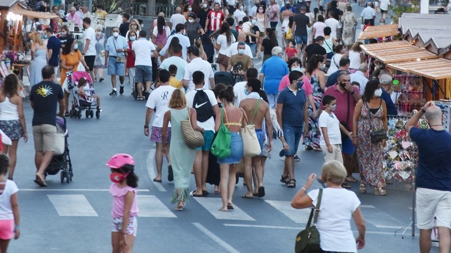 La avenida de Andalucía de Punta Umbría 'reabre' al tráfico nocturno