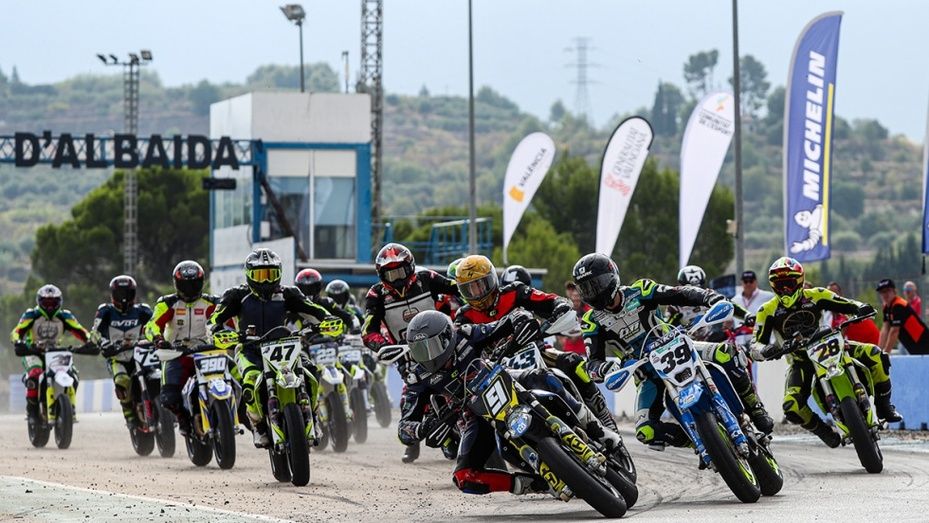 Paquito Gómez co-lidera el Campeonato de España de Supermotard