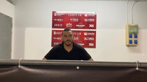 Adrián Hernández: “El Recre es un equipo hecho para ascender, pero vamos a Huelva sin ningún miedo”