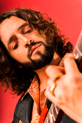 El Brujo y Cristian de Moret aterrizan esta semana en el Gran Teatro de Huelva
