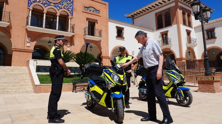 Dos nuevas motocicletas eléctricas para la Policía Local de Palos de la Frontera