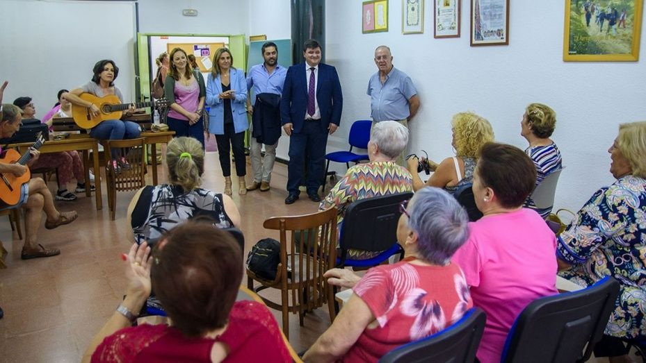 Desde cante y bailes hasta cocina o manualidades: arranca un nuevo curso de Cultura en los Barrios