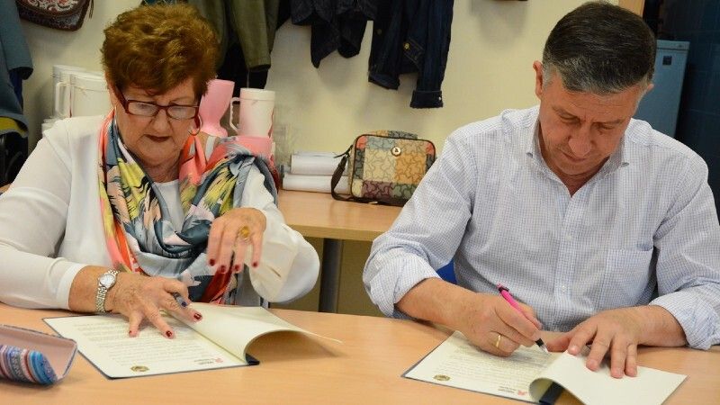 El Ayuntamiento de Palos y AOCAM renuevan su convenio de colaboración