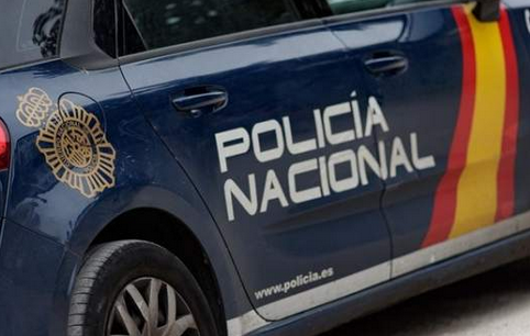 Detenido por agredir a una policía que le pilló practicando sexo en un coche aparcado en pleno centro