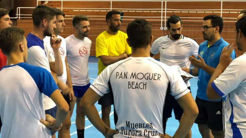 El PAN Moguer se estrena con una cómoda victoria ante el Dos Hermanas (33-24)