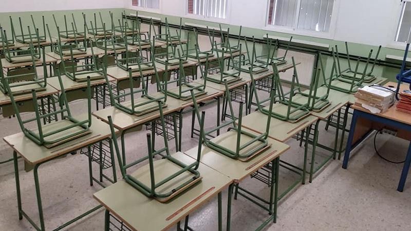 Denuncian cerca de un centenar de confinados en el IES La Arboleda sin que Educación responda ante la situación