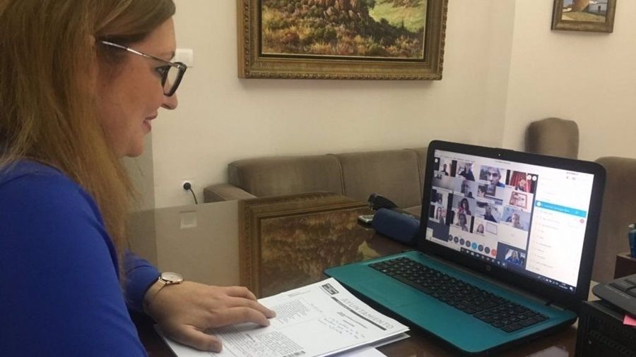 Valverde solicita a la Junta que valore medidas adicionales para 'contener el brote' del municipio