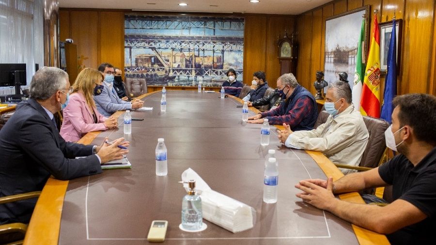 La presidenta de la Autoridad Portuaria de Huelva recibe al nuevo Comité de Empresa de la entidad
