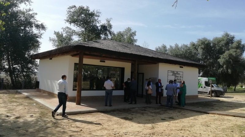 Almonte emite un bando con diez medidas, entre ellas la de que los que monten a caballo o utilicen carros lleven mascarilla