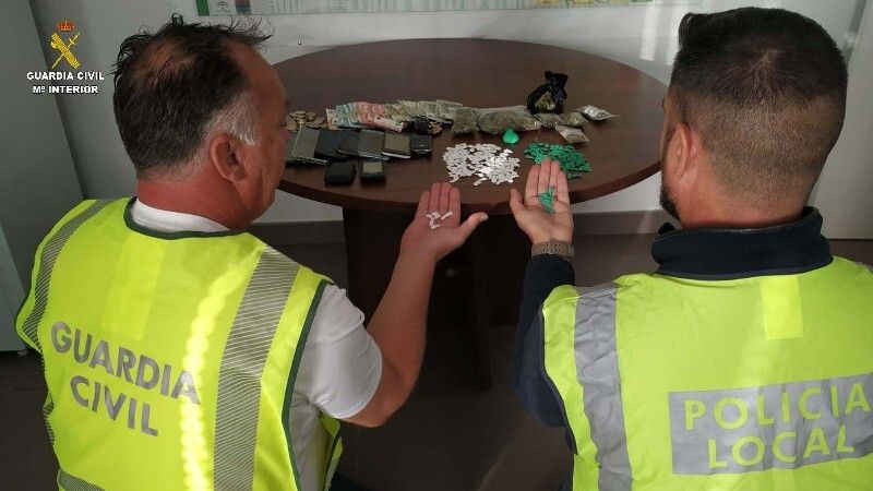 Acaban con un punto de venta de droga en una vivienda ocupada de manera ilegal en Bollullos