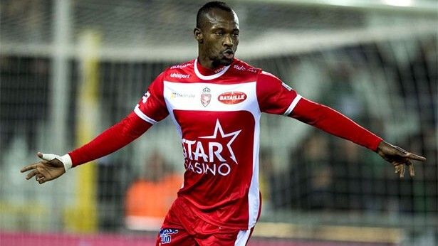 Se complica la llegada del ariete nigeriano Cedric al Recre porque hay clubes de Segunda B que ofrecen más por su cesión