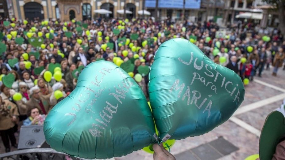 La familia de las víctimas urge a Toxicología a emitir el informe de la manta que cubría a María