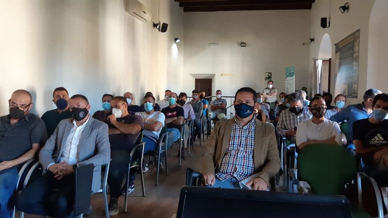 Aracena acoge una jornada para concienciar sobre la sustitución de munición con plomo en la caza