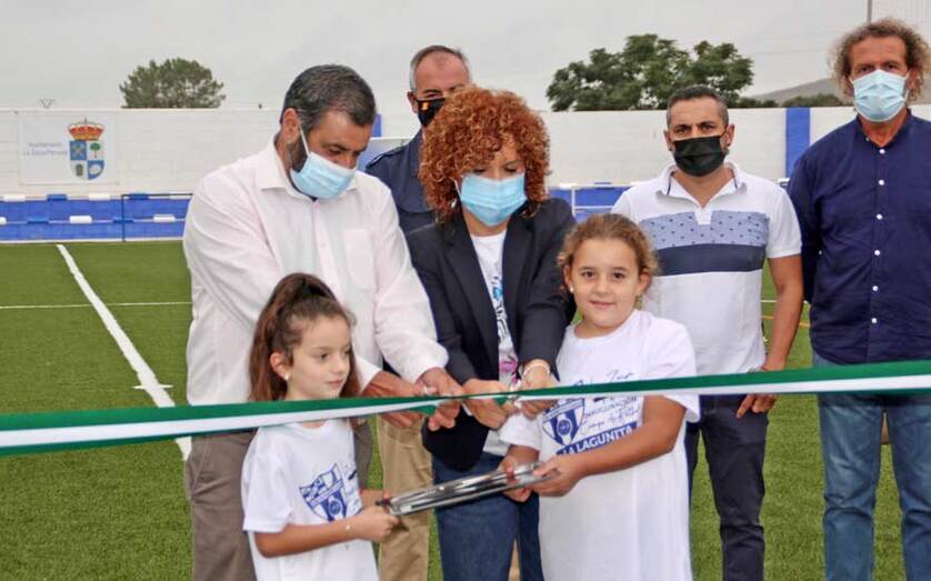 Reinaugurado el campo de Fútbol ‘La Laguna’ de La Zarza-Perrunal tras la mejora integral de las instalaciones