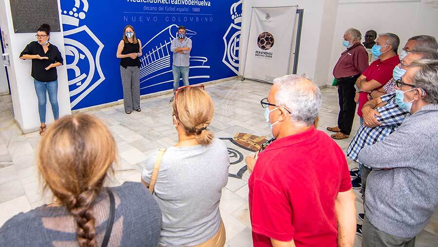 La Escuela de Participación Ciudadana retoma su actividad con visitas guiadas al Nuevo Colombino