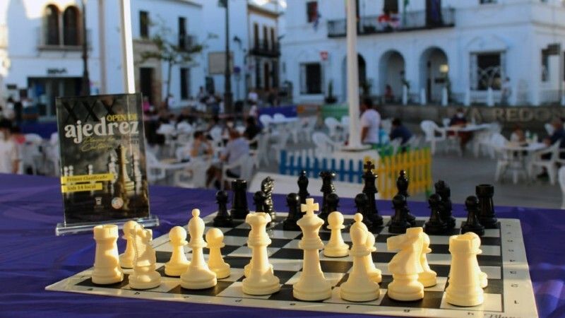 Unidas Podemos quiere instalar tableros de ajedrez en plazas y espacios públicos