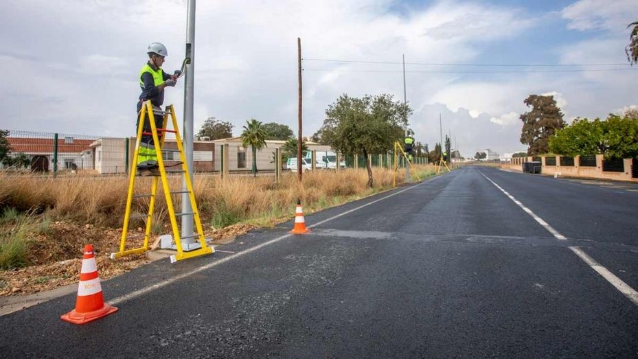 Treinta y siete años después, se hizo la luz en la carretera del Infanta Elena