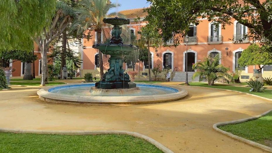 El runrún: La Casa Colón se queda sin bancos