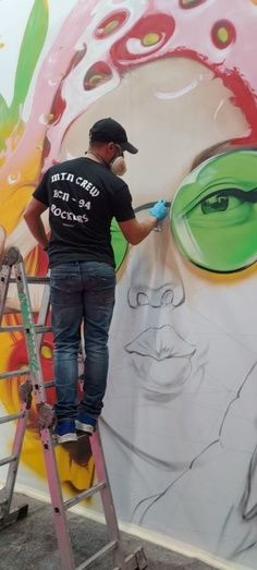Manomatic realiza un mural en directo en ‘Fruit Attraction 2022'