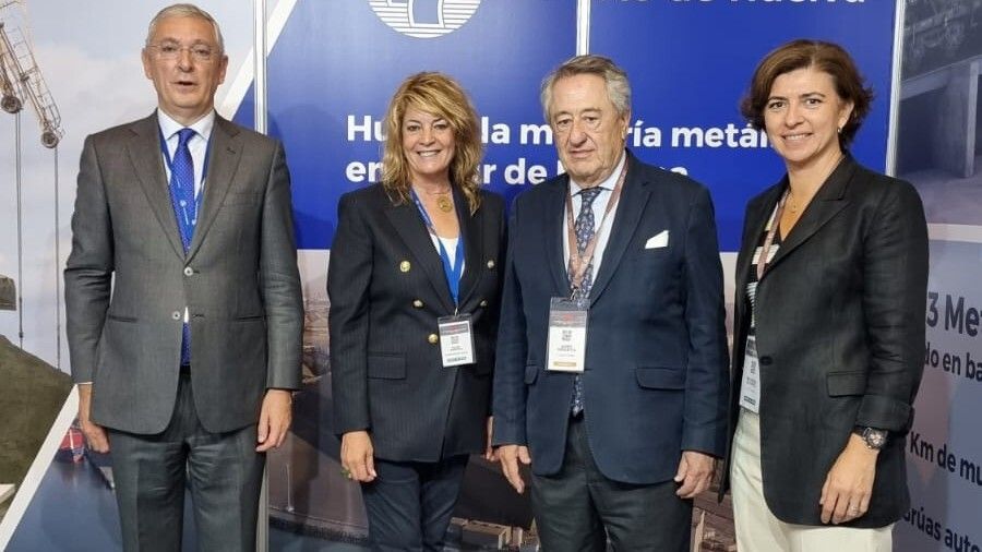El Puerto de Huelva se promociona como referente en graneles sólidos en el Salón Internacional de la Minería