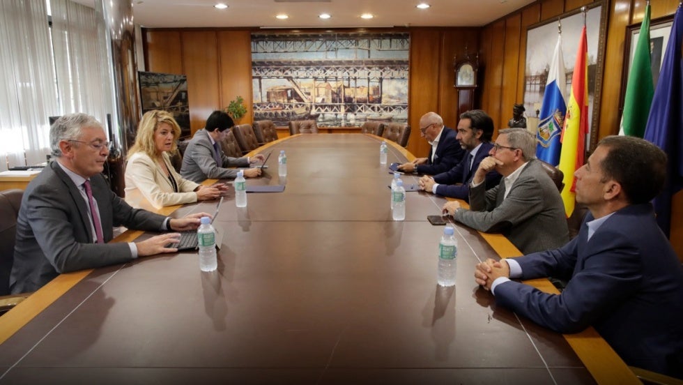 El Puerto firma con Renfe un protocolo para impulsar la autopista ferroviaria Huelva-Madrid-Zaragoza
