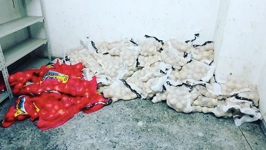 Intervenidos 500 kilos de patatas y 100 de cebollas que se estaban vendiendo de manera irregular en El Torrejón