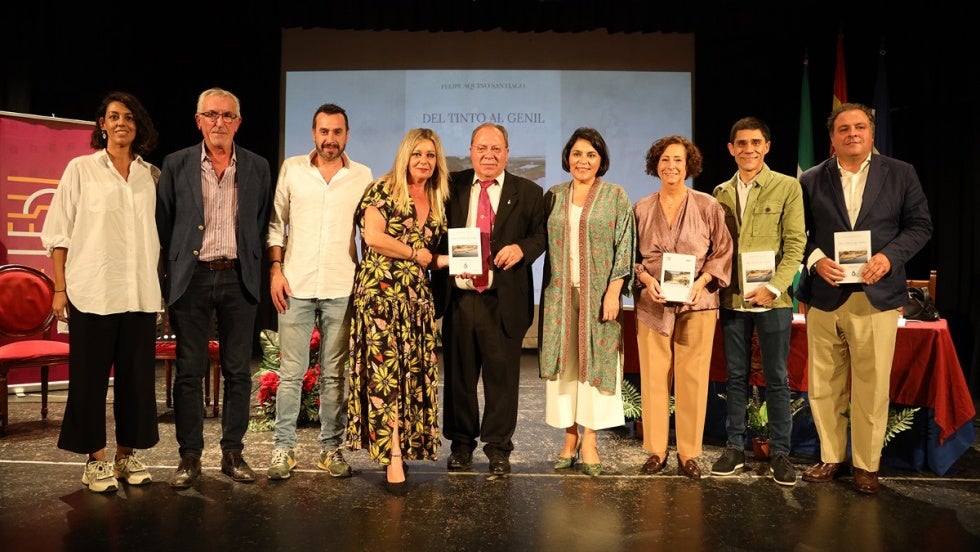 Felipe Aquino Santiago presenta ‘Del Tinto al Genil’, la primera parte de sus memorias