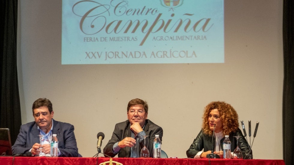 La presidenta de la Diputación destaca el papel del sector agrícola en el desarrollo integral y sostenible