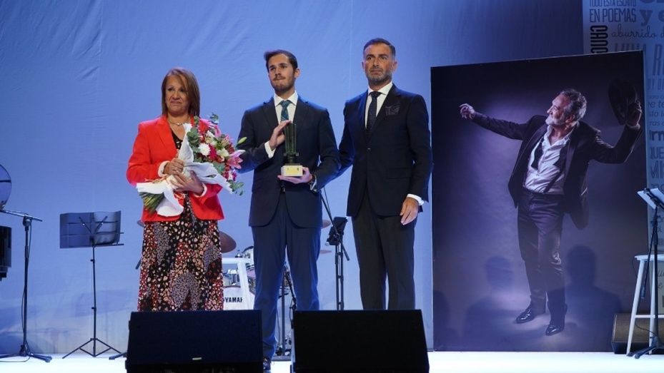 Moguer tributa un emotivo homenaje musical al cantautor Nicolás Capelo