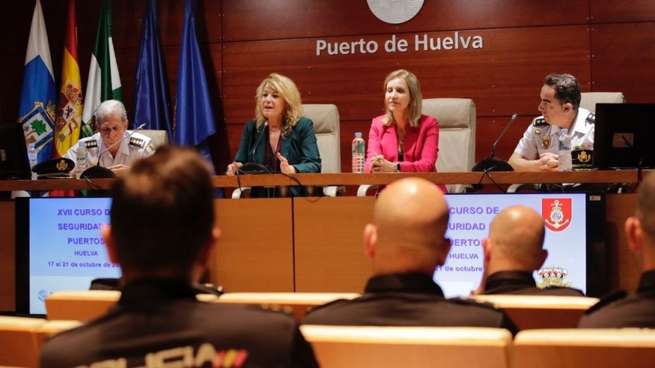 La Autoridad Portuaria de Huelva acoge un curso sobre Seguridad en Puertos dirigido a agentes de la Policía Nacional