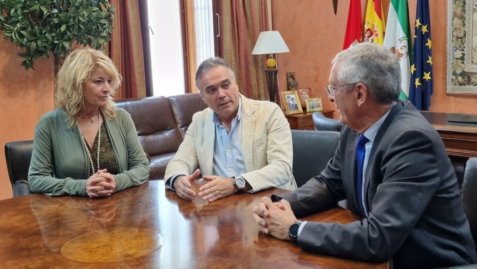 El Puerto de Huelva, gran aliado en la comercialización de los vinos, vinagres y brandis del Condado