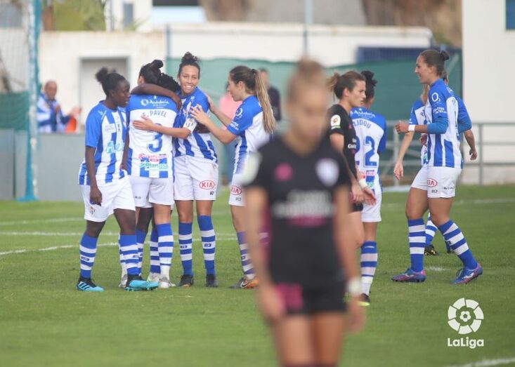 Peiró y Adubea alivian al Sporting (2-0)