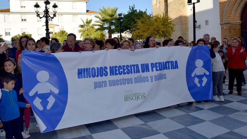 Vecinos de Hinojos se movilizan para reclamar un pediatra para la localidad