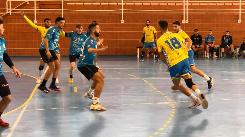 Un brillante PAN Moguer consolida su tercer puesto ante La Salle (33-31)